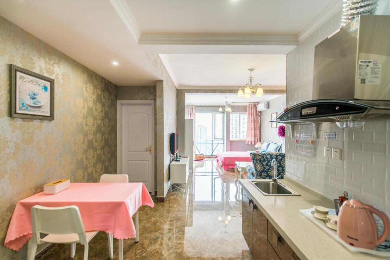 Xiao Yu B&B Apartment Near Jiefangbei&Hongyadong Chongqing Bagian luar foto